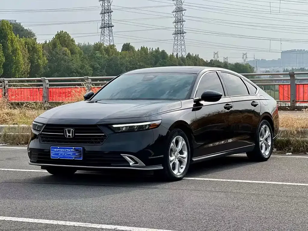 Honda Accord — фото 1