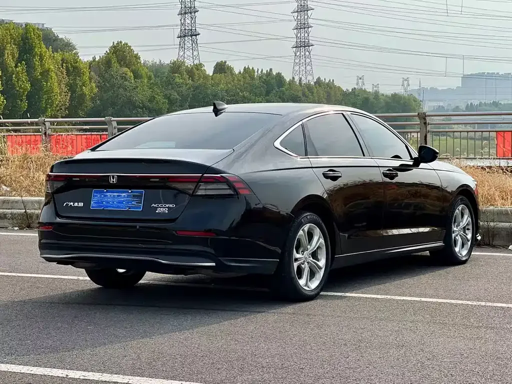 Honda Accord — фото 6