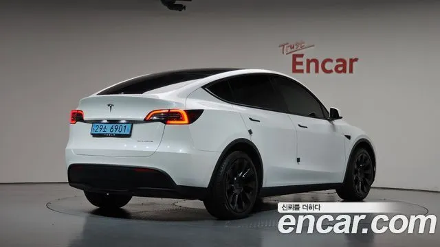 Tesla Model Y — фото 3