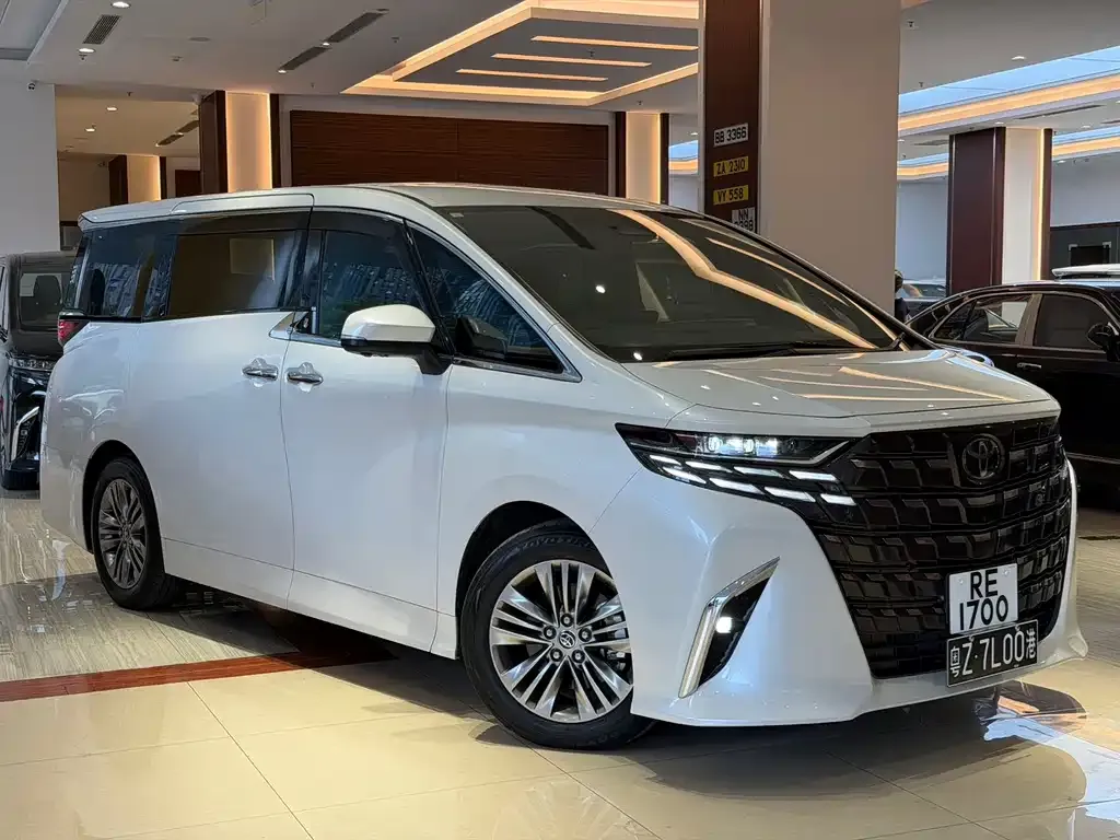 Toyota Alphard — фото 5