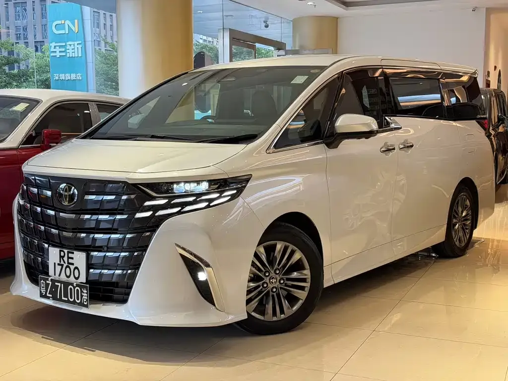 Toyota Alphard — фото 10