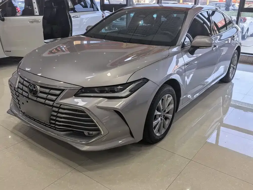 Toyota Avalon — фото 1