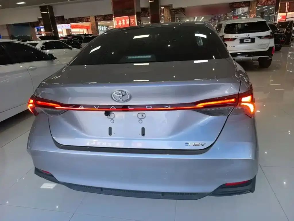 Toyota Avalon — фото 10