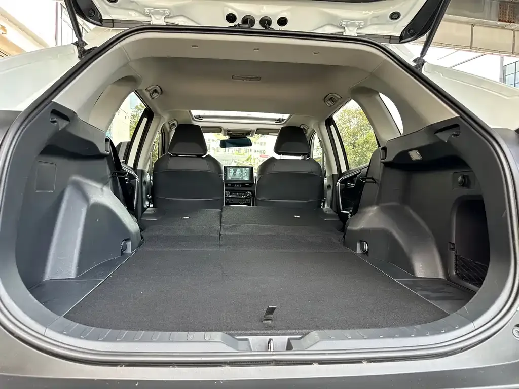 Toyota RAV4 — фото 4