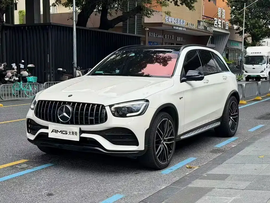 Mercedes-Benz GLC AMG — фото 1