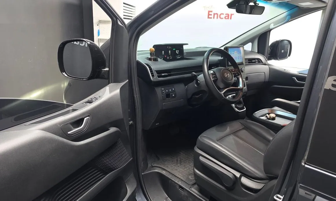Hyundai Staria — фото 3