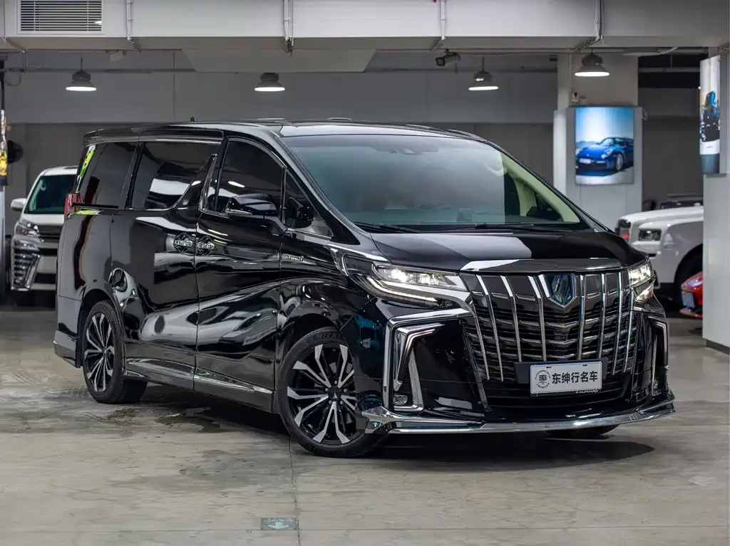 Toyota Alphard — фото 4