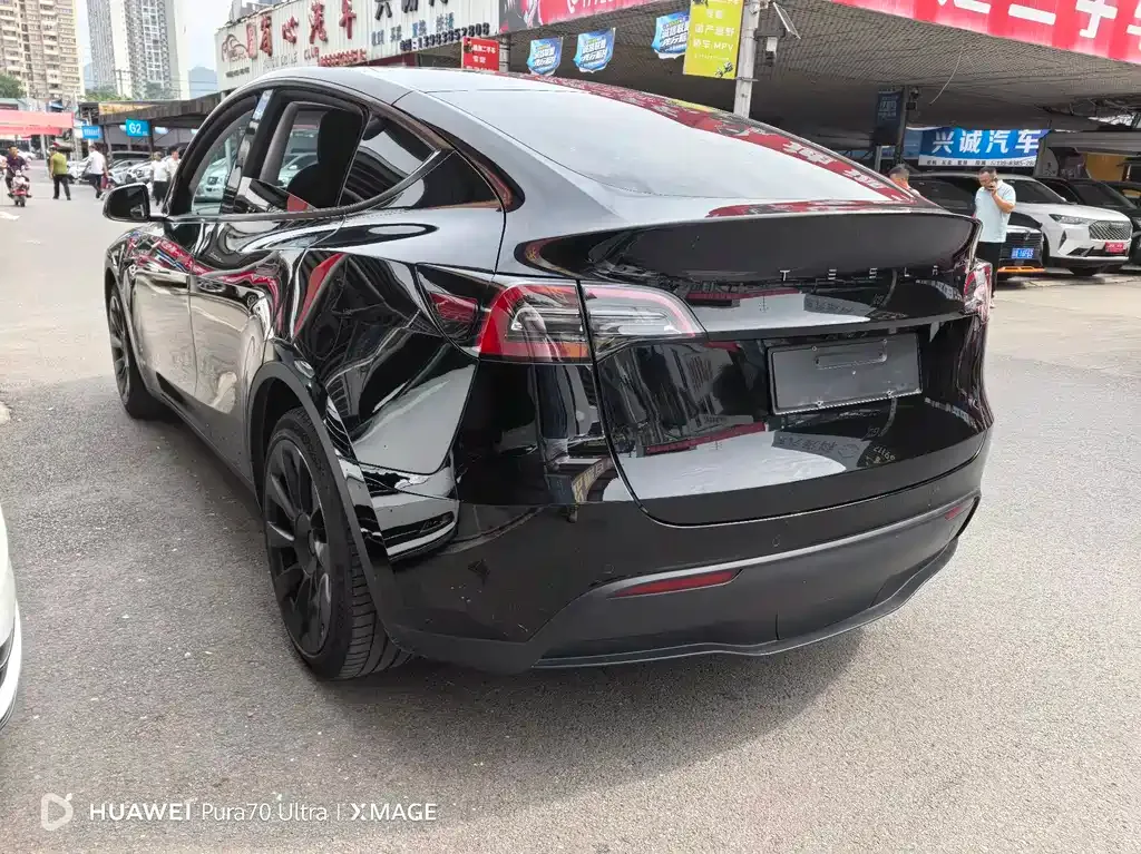 Tesla Model Y — фото 3