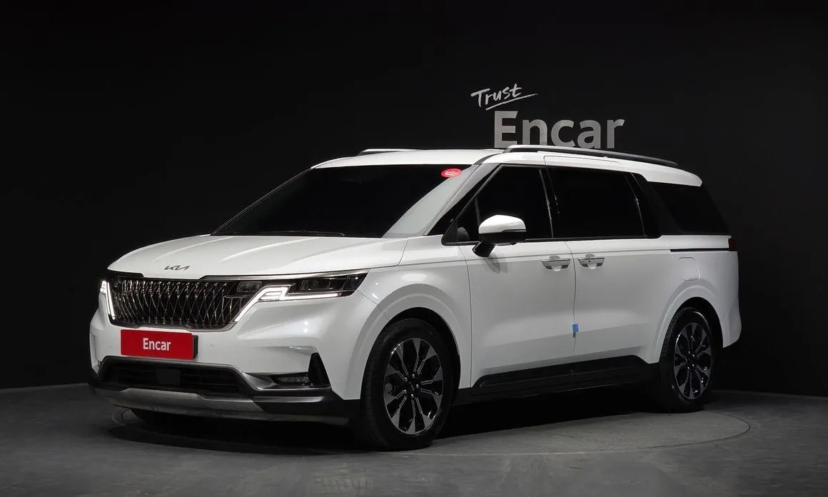 Kia Carnival — фото 1