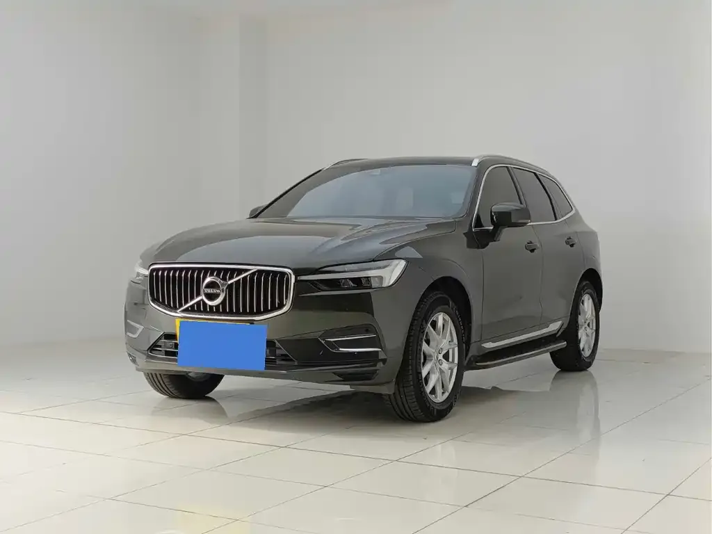 Volvo XC60 — фото 1