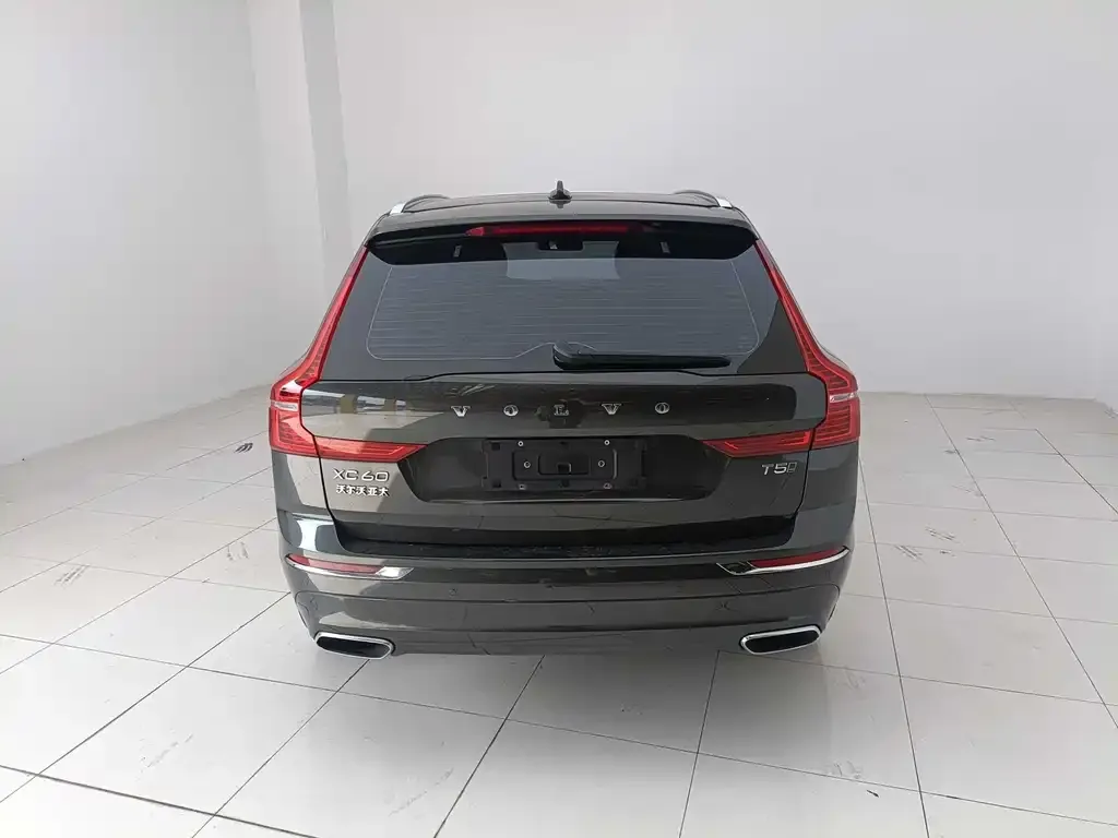 Volvo XC60 — фото 3
