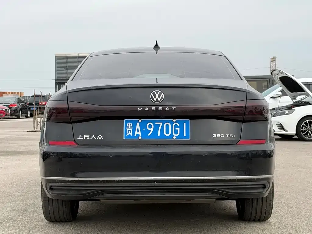 Volkswagen Passat — фото 6