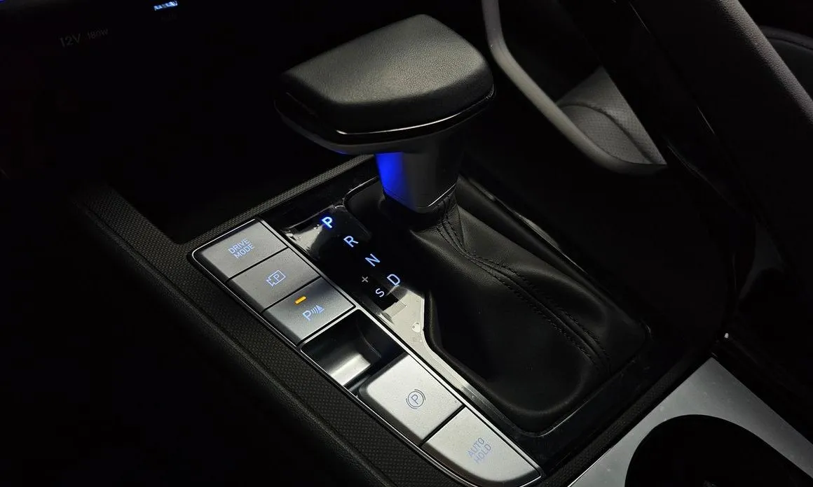 Hyundai AVANTE — фото 2