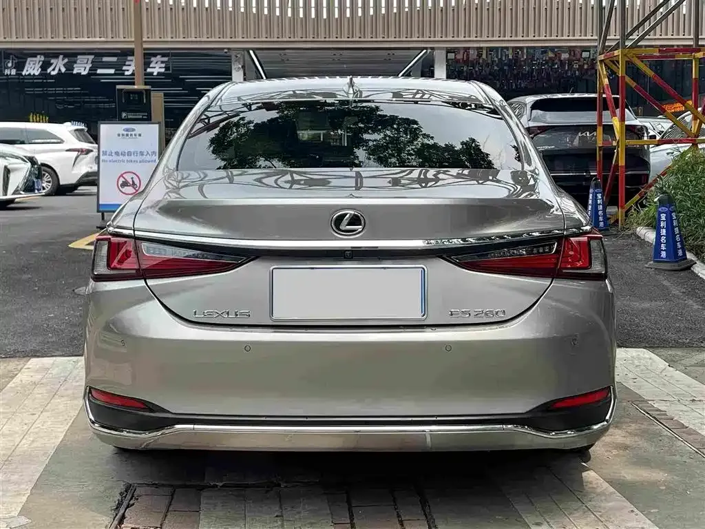Lexus ES — фото 6