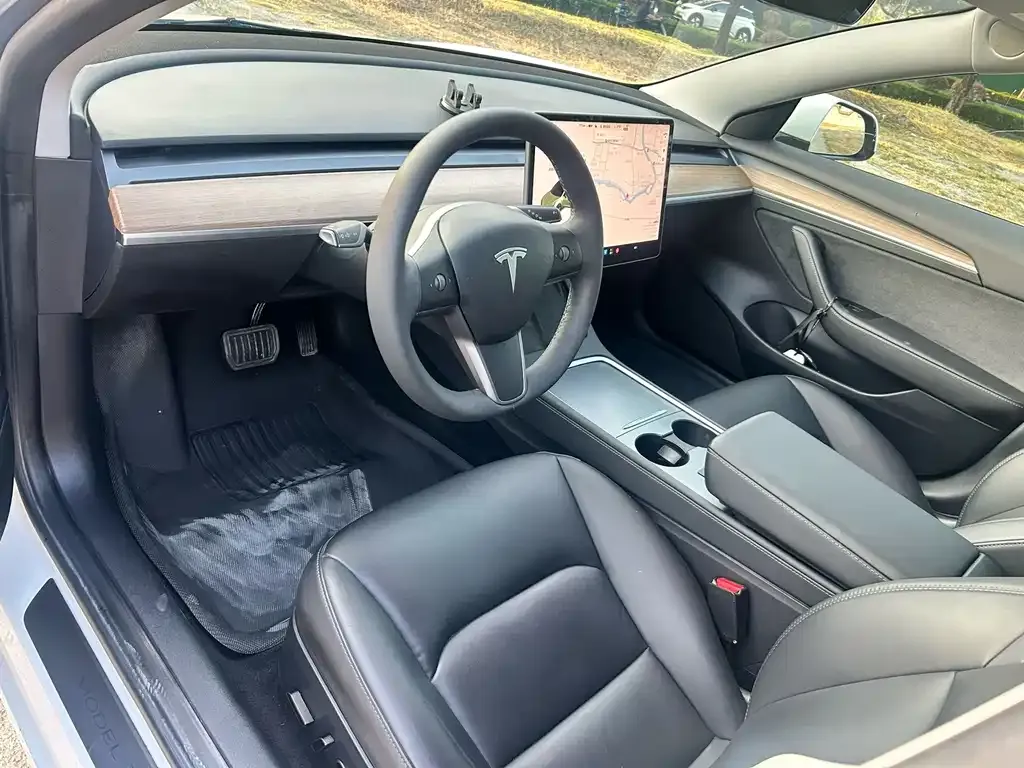 Tesla Model 3 — фото 3