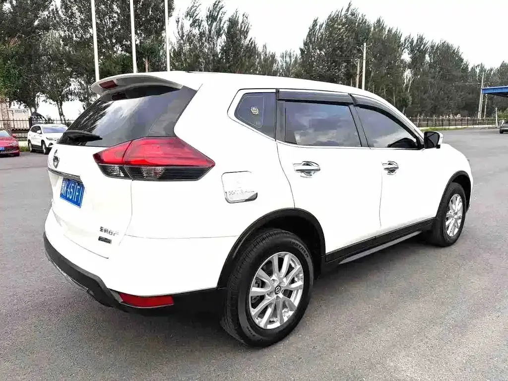Nissan X-Trail — фото 5