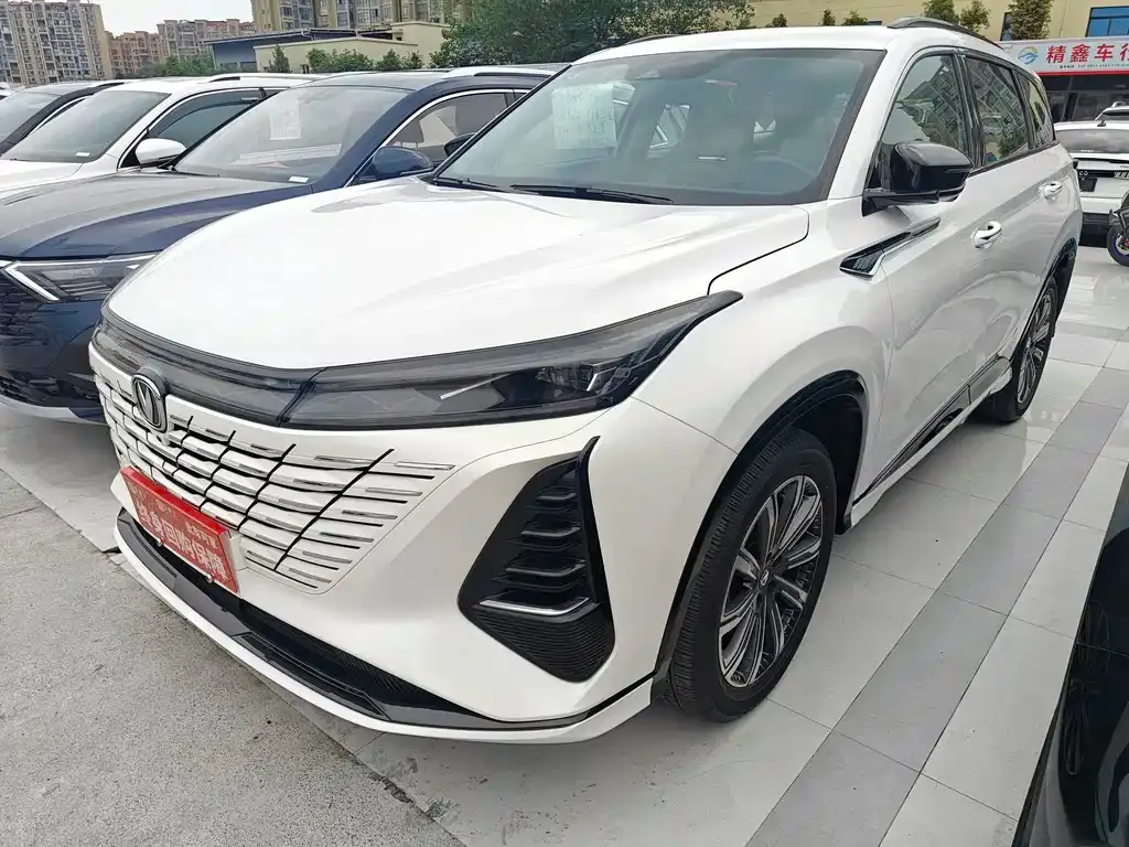 Changan CS75 PLUS — фото 1