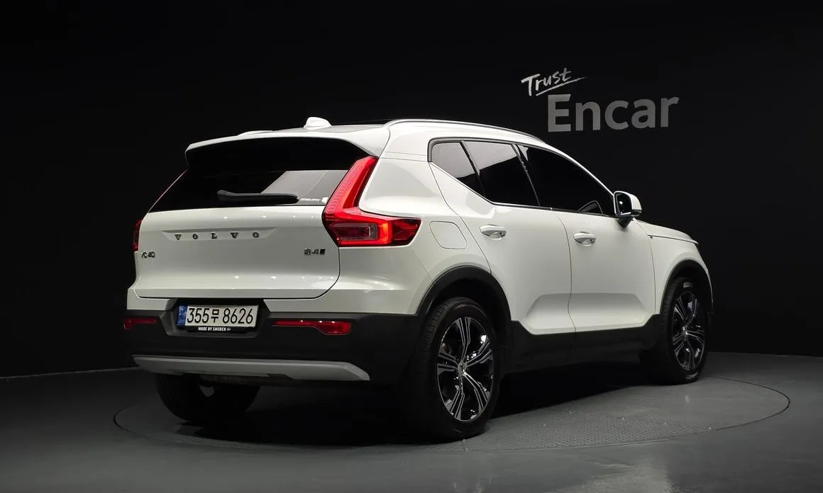 Volvo XC40 — фото 3