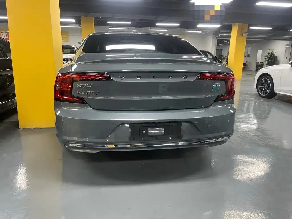Volvo S90 — фото 4