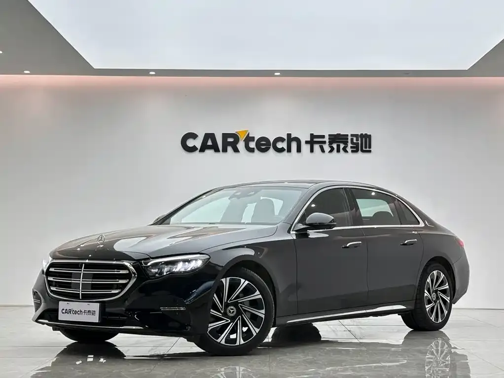 Mercedes-Benz E-Class — фото 1