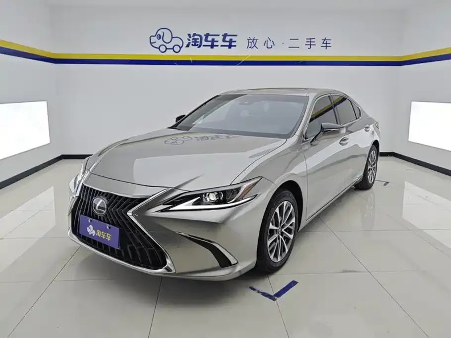 Lexus ES — фото 1