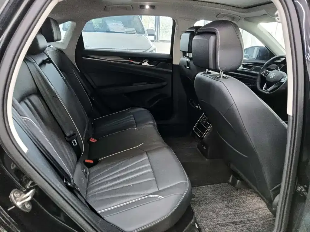 Volkswagen Passat — фото 7
