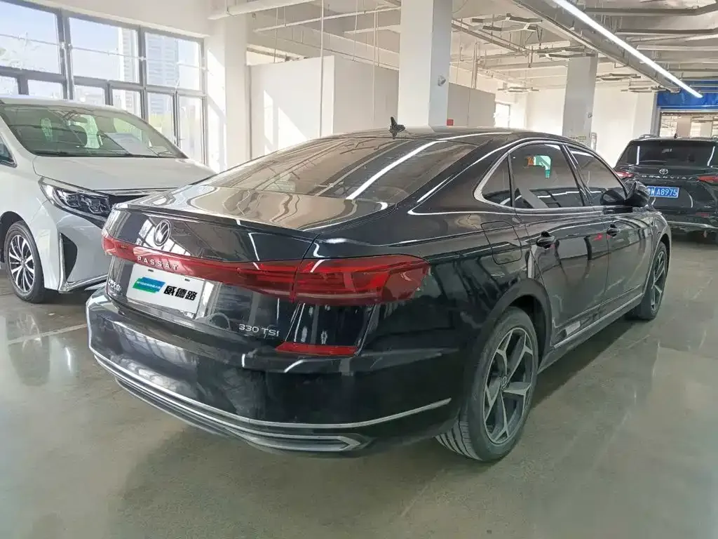 Volkswagen Passat — фото 4