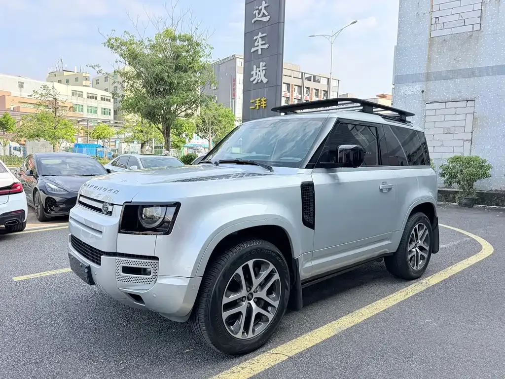 Land Rover Defender — фото 1