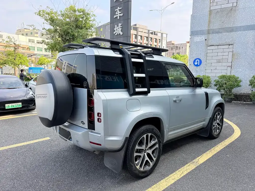 Land Rover Defender — фото 10
