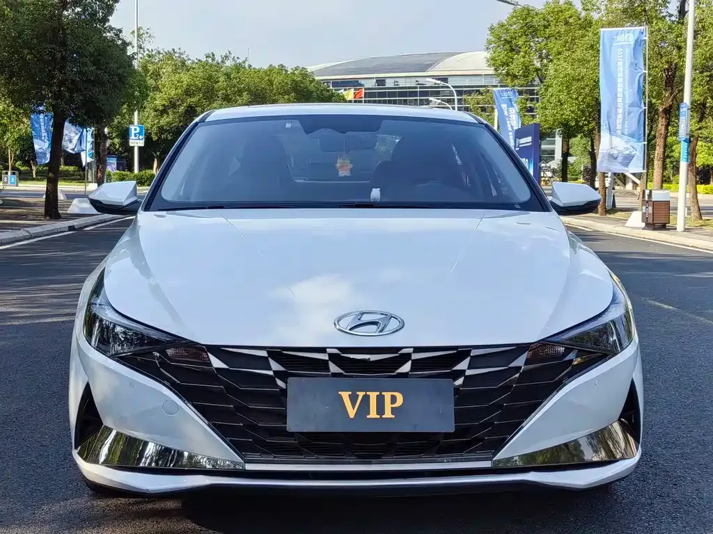 Hyundai Elantra — фото 6