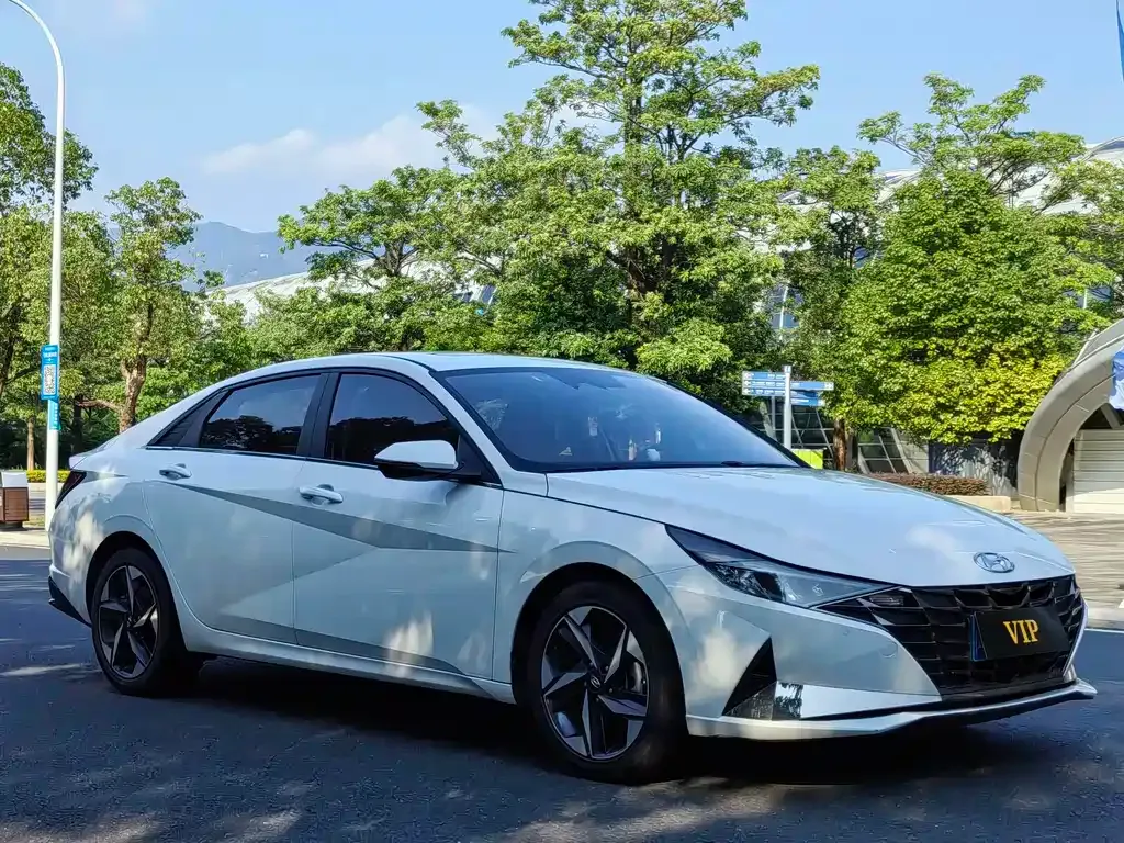 Hyundai Elantra — фото 9