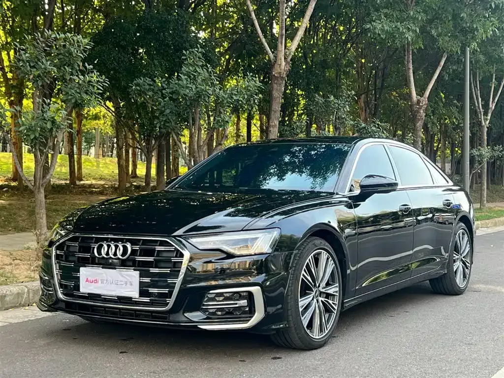 Audi A6L — фото 1