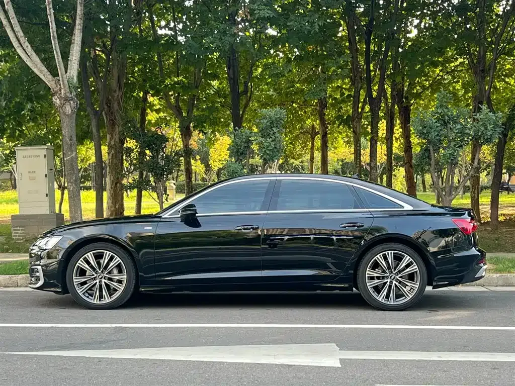 Audi A6L — фото 9