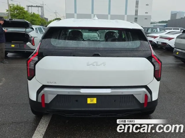 Kia EV3 — фото 5