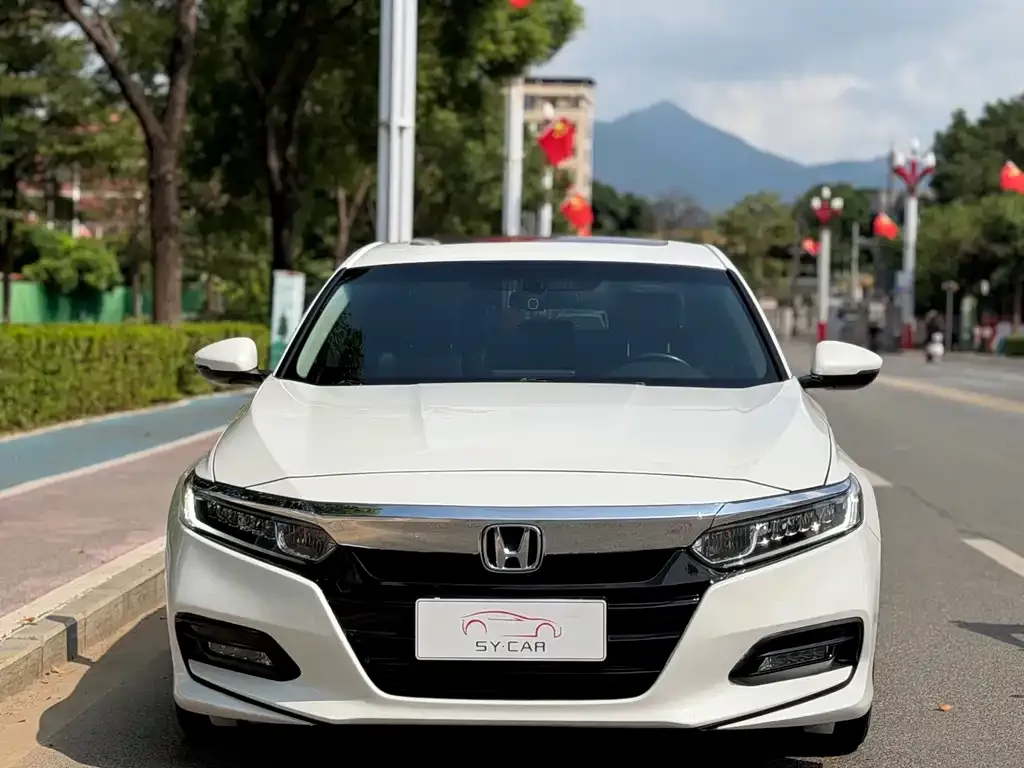 Honda Accord — фото 8