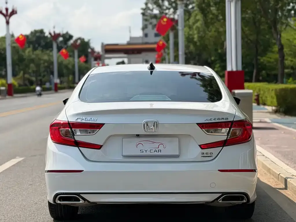 Honda Accord — фото 6