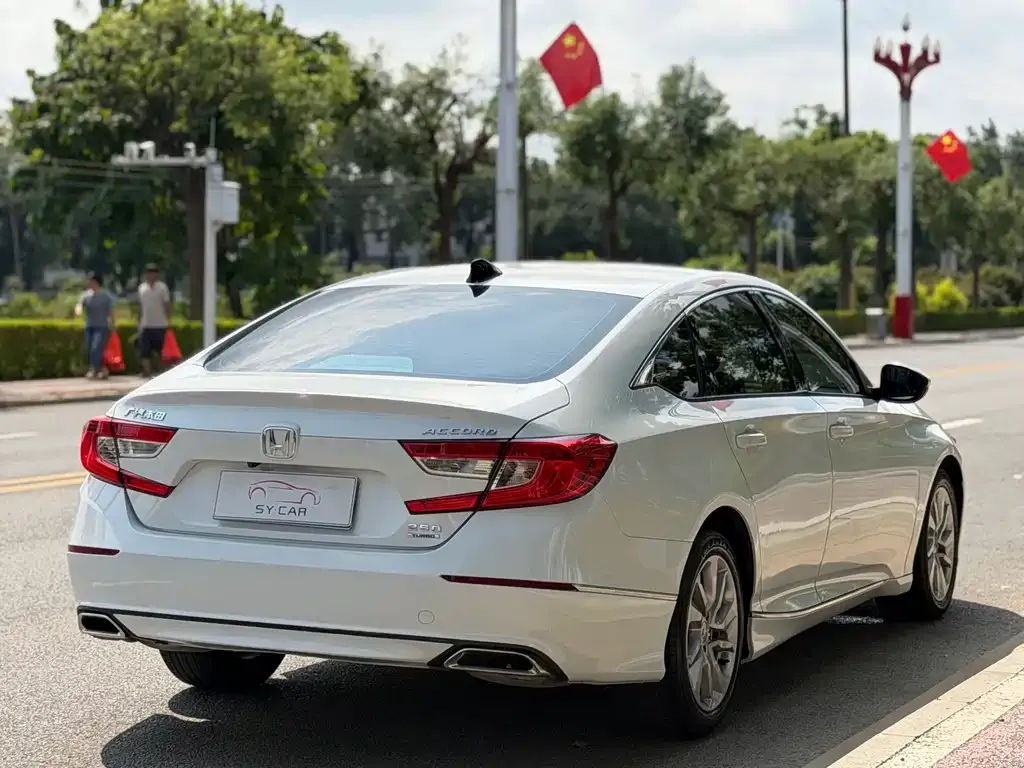 Honda Accord — фото 5
