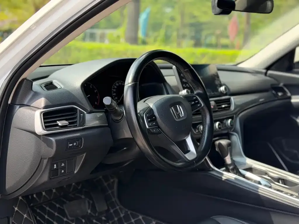 Honda Accord — фото 4