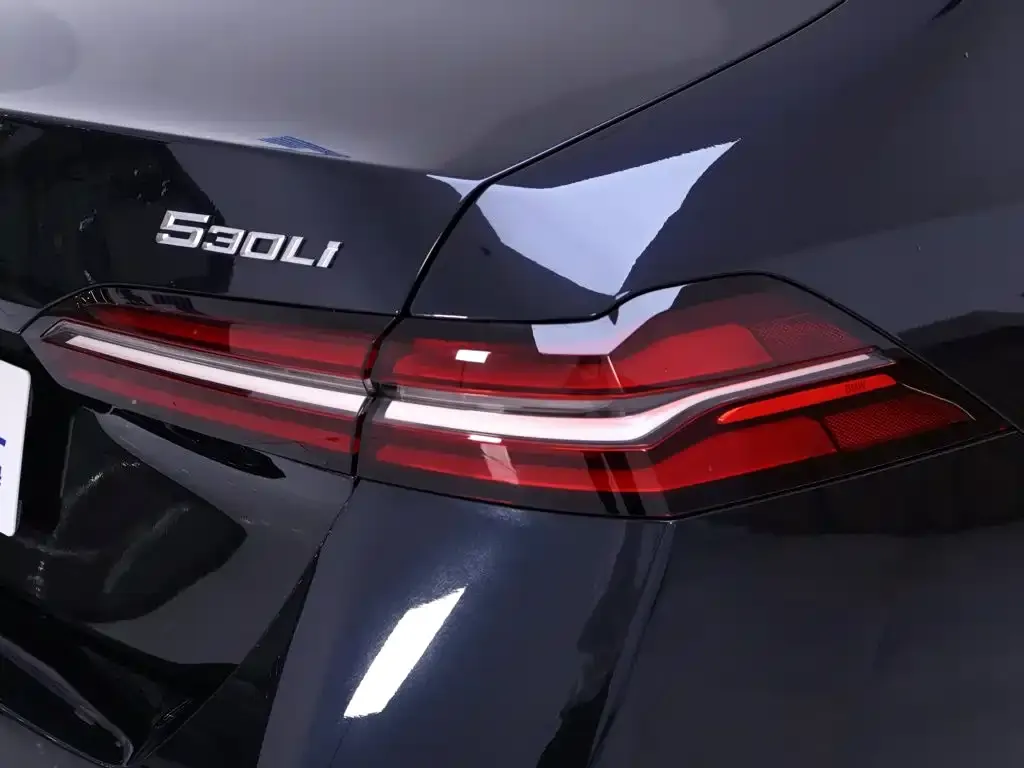 BMW 5 Series — фото 4