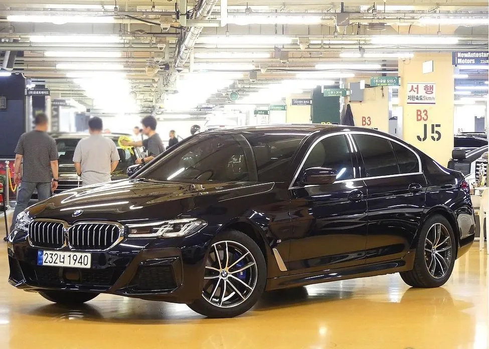 BMW 5-Series — фото 1