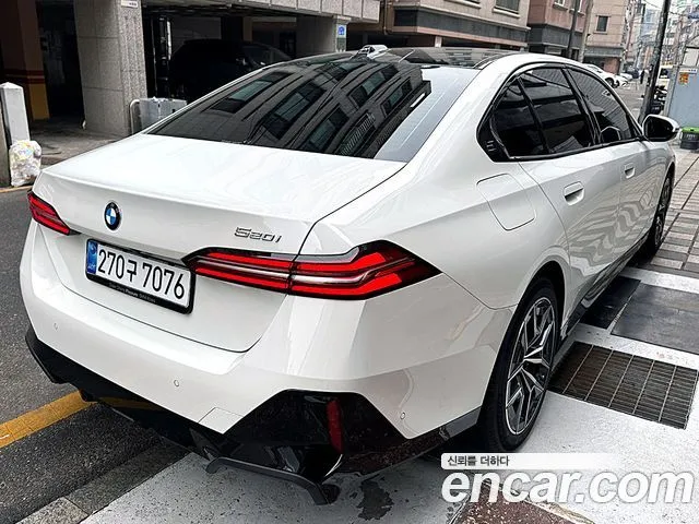 BMW 5-Series — фото 10