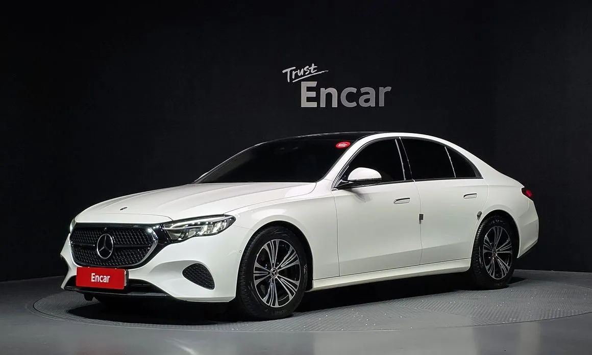 Mercedes-Benz E-Class — фото 1
