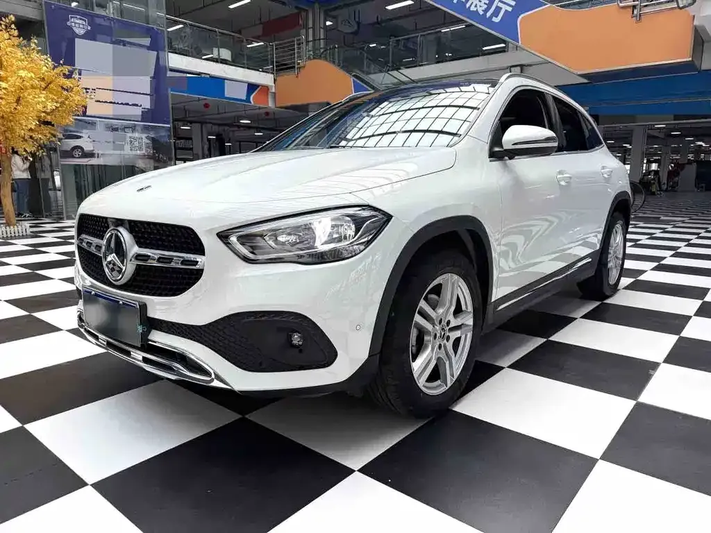 Mercedes-Benz GLA — фото 1