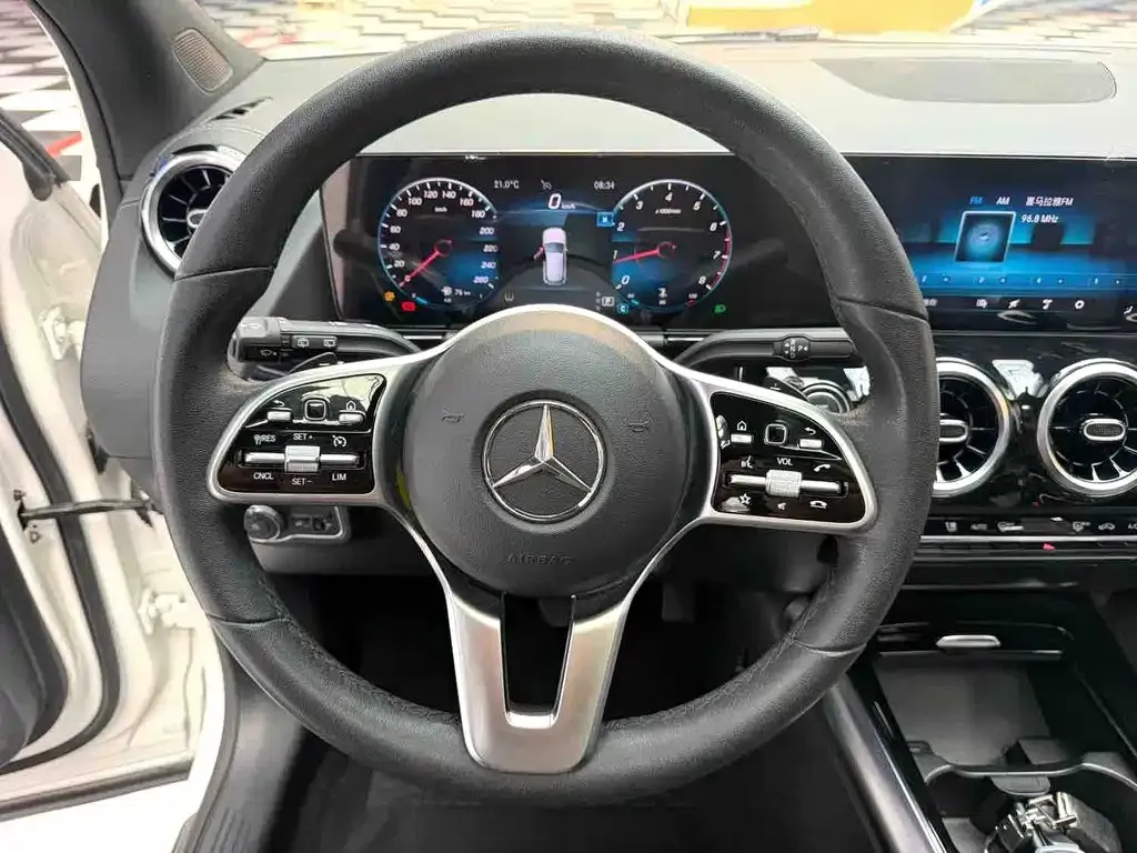 Mercedes-Benz GLA — фото 5