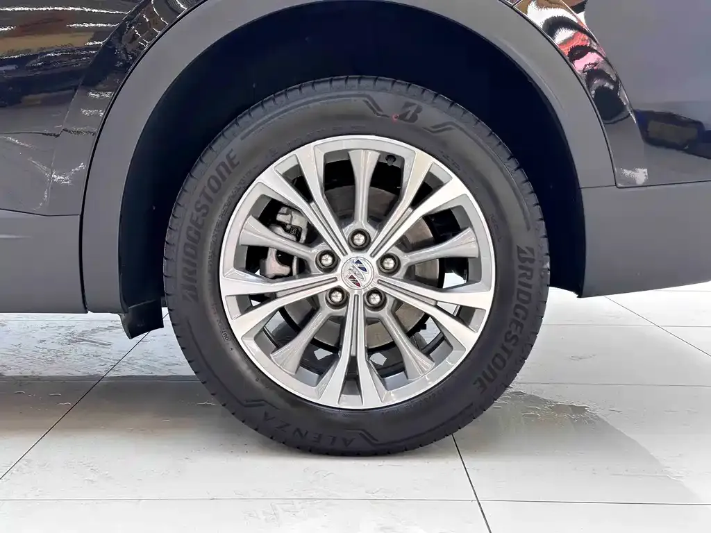 Buick Envision Plus — фото 7