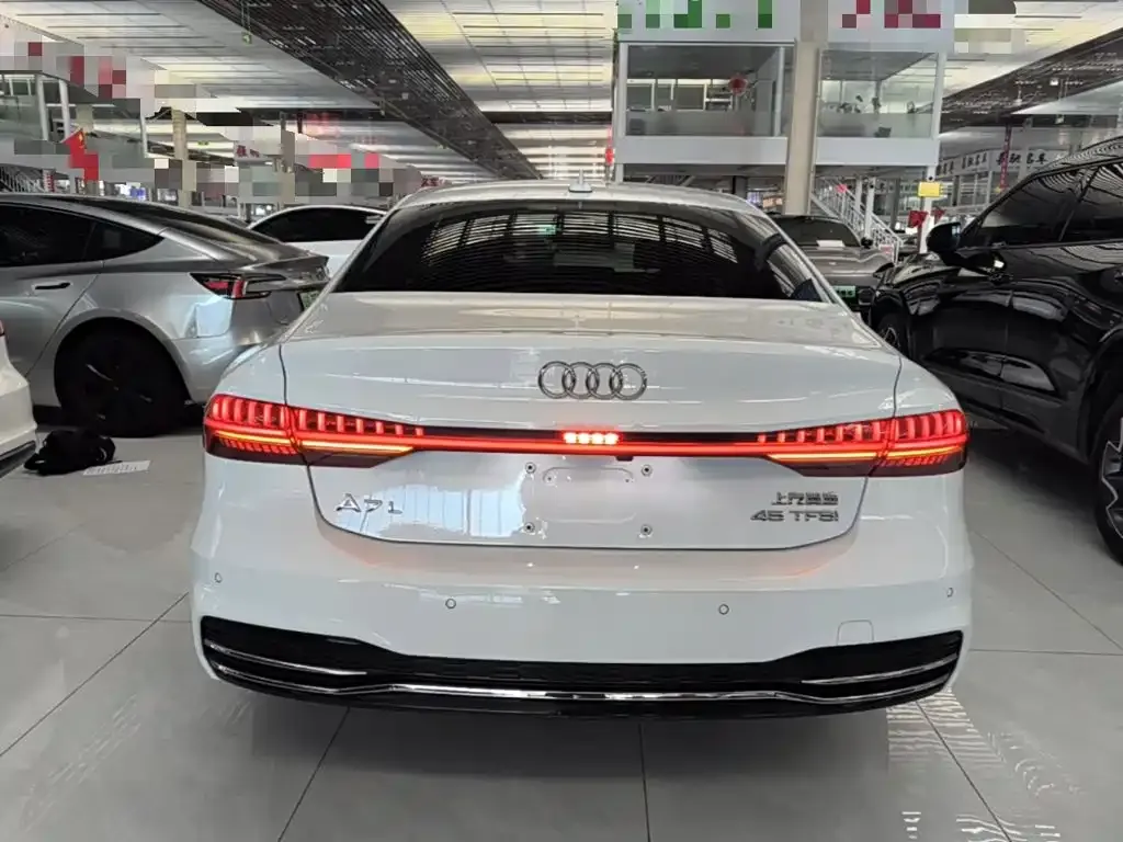 Audi A7L — фото 3