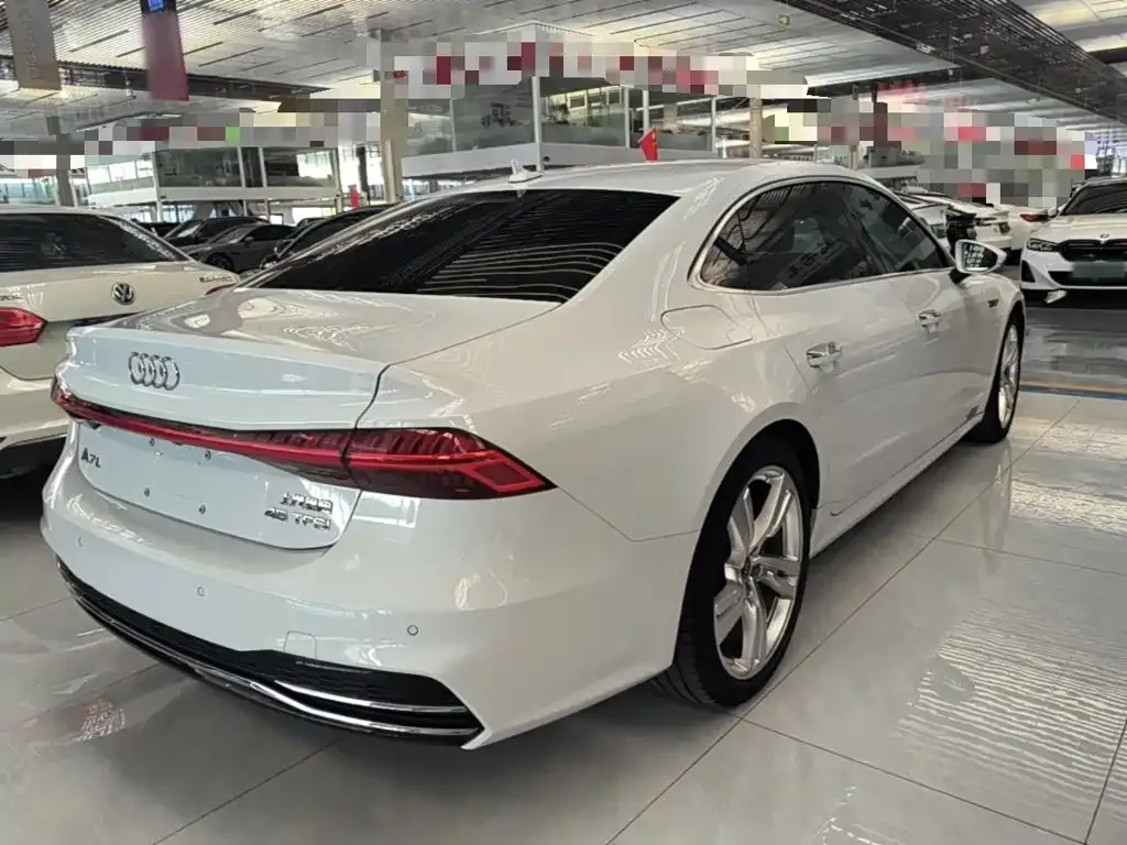 Audi A7L — фото 5
