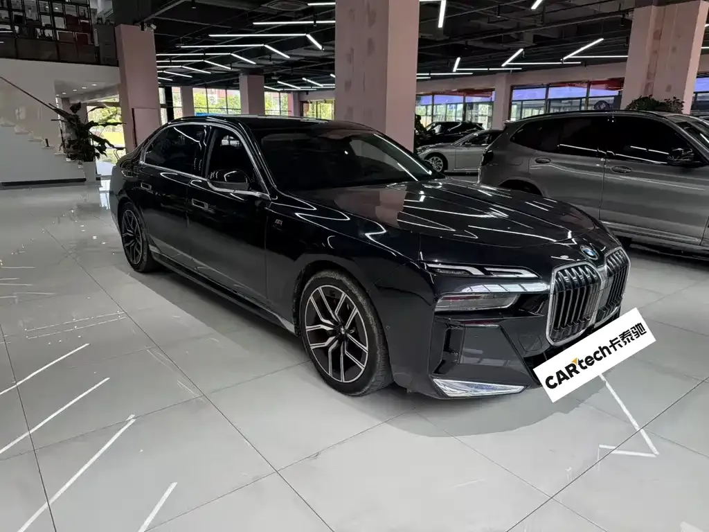 BMW 7 Series — фото 2