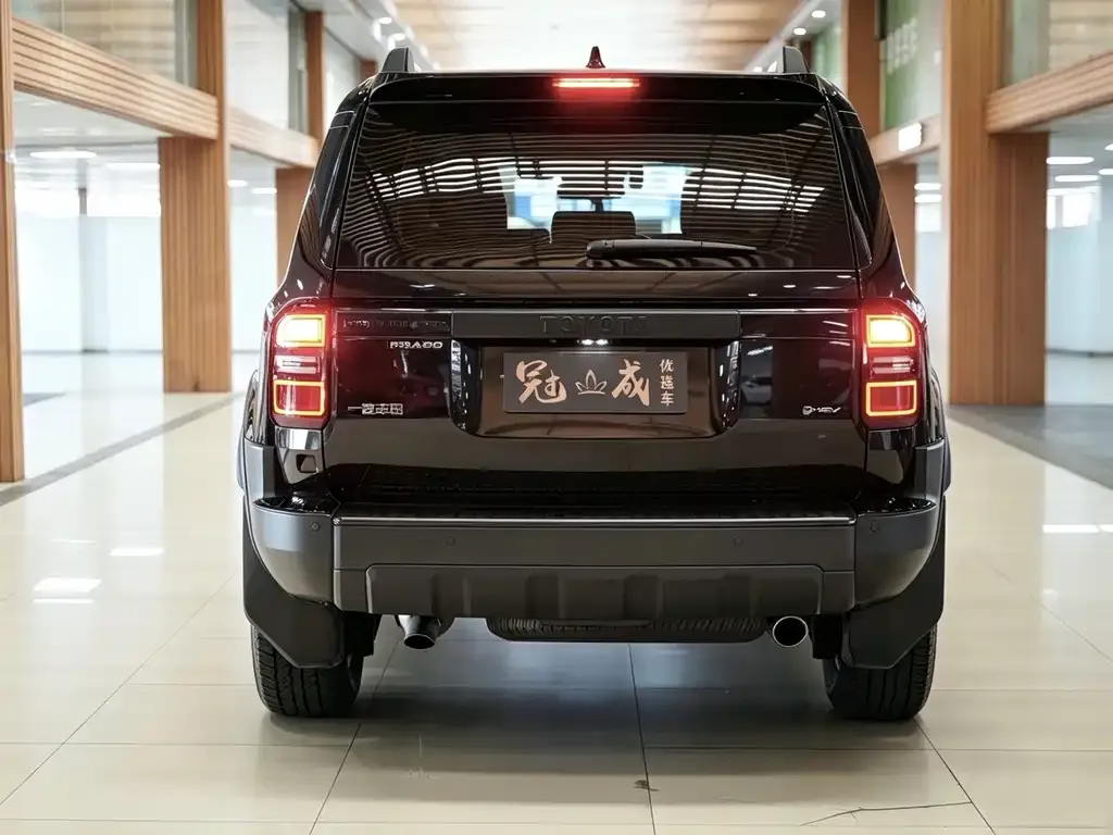 Toyota Prado — фото 10
