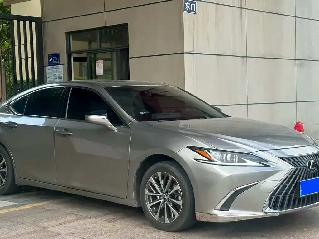 Lexus ES — фото 9